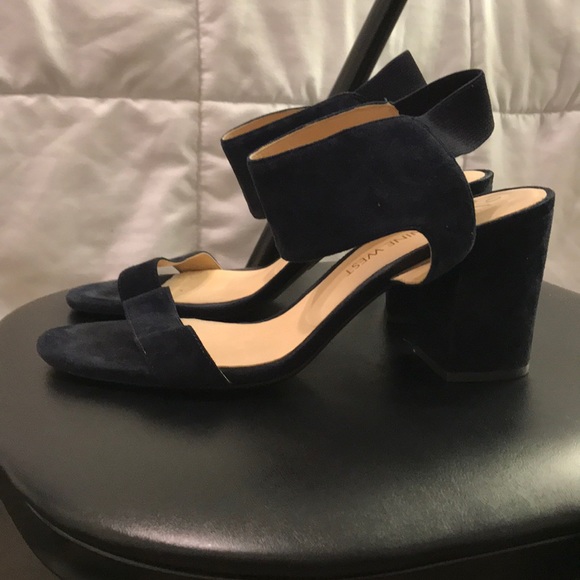 NINE WEST NAVY BLUE VELVET HEELS - Picture 3 of 4